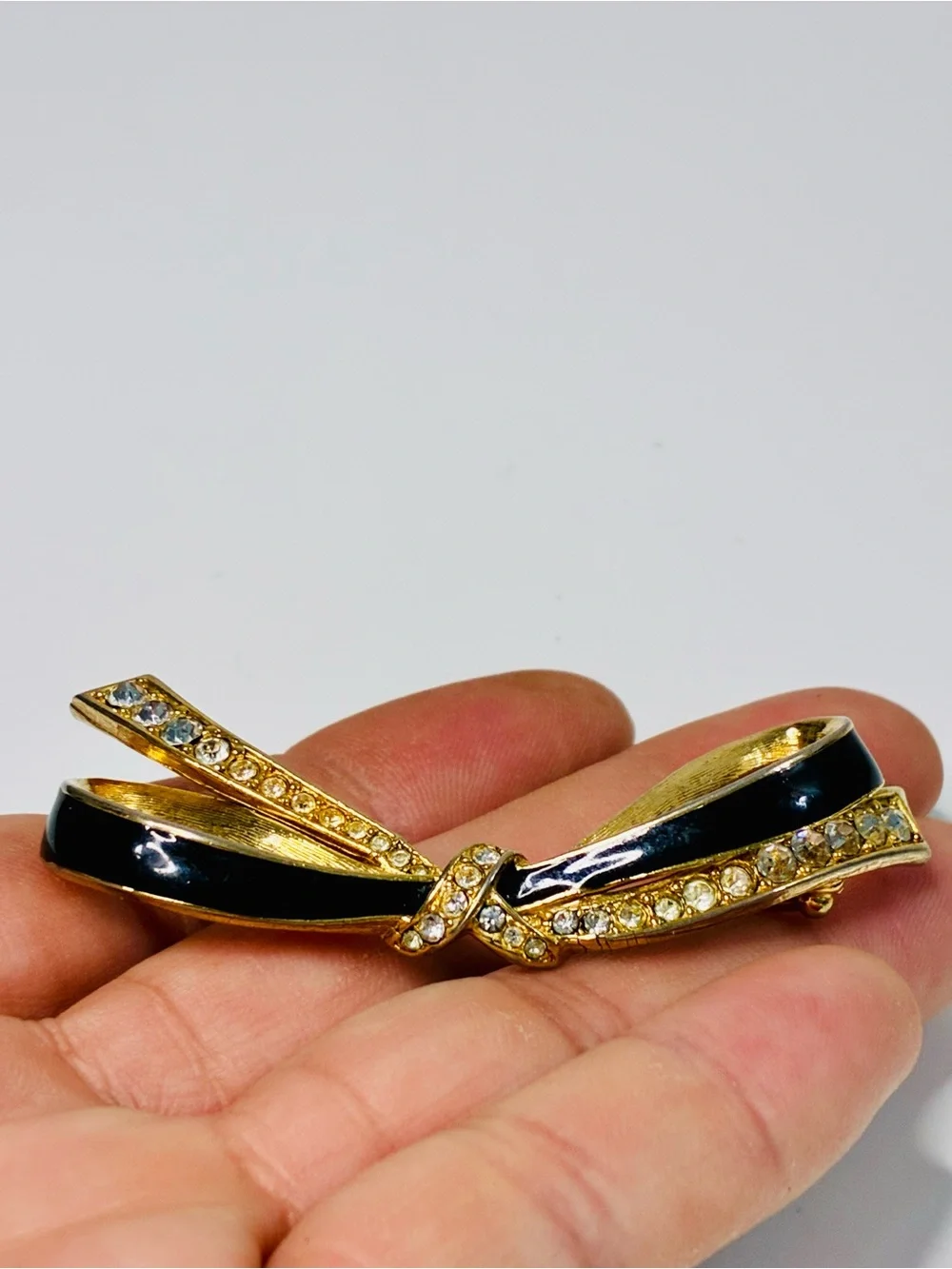 VTG Classic Gold & Black Enamel Bow Brooch with Clear Rhinestones